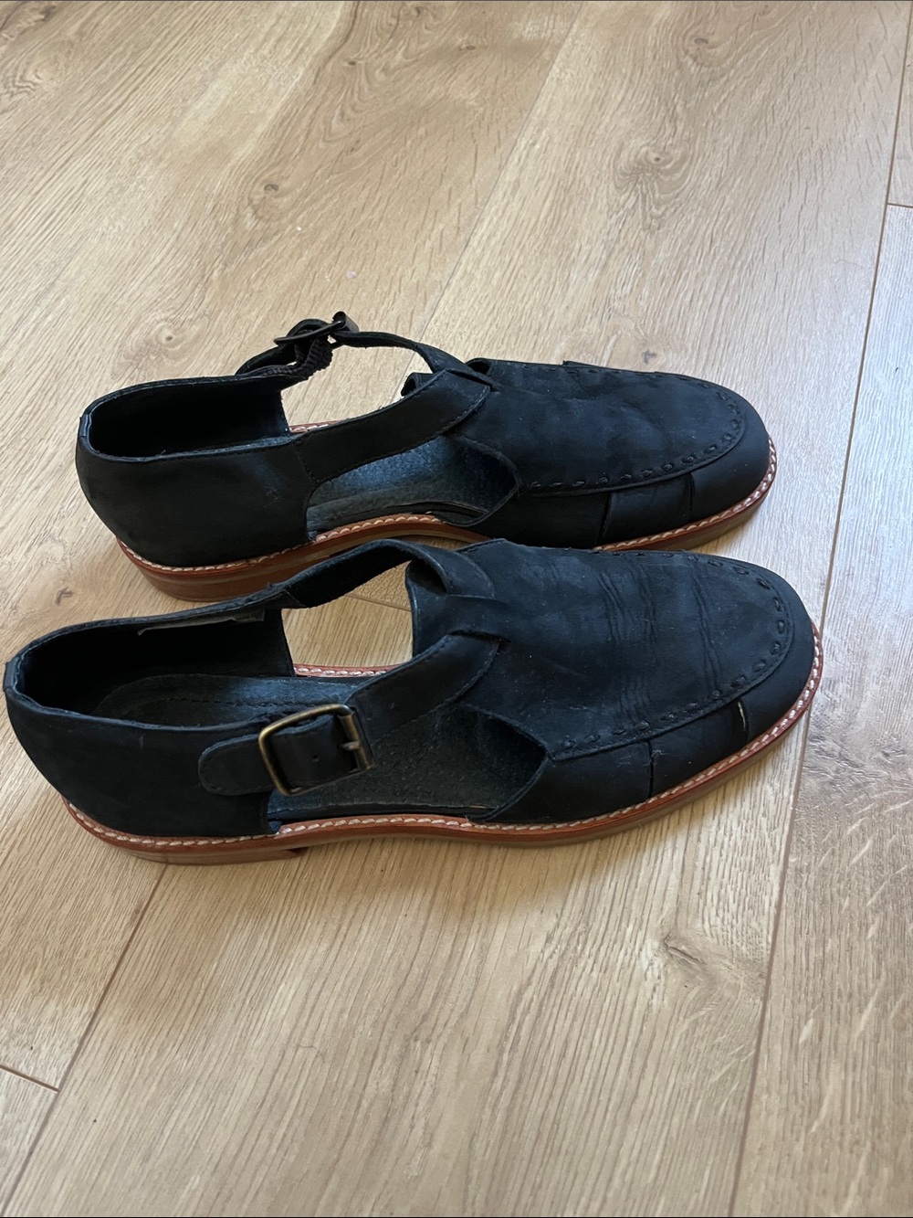 Eddie Bauer Women’s  Close  Toe Black Suede Casual Buckle Size 7M